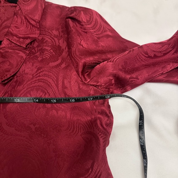 Paige $299 Ilara Jacquard 100% Silk Top Ruffle V-Neck Long Sleeve In Berry Jam - Picture 10 of 11